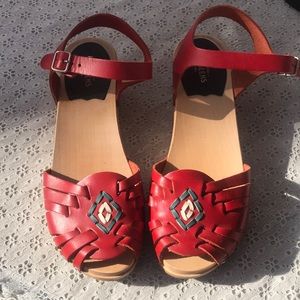 Red Swedish hasbeens 38